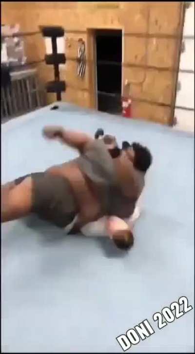 homem reage a um covarde ataque de gordofobia, veja as imagens na integra do local