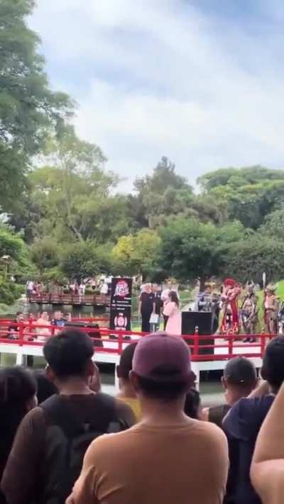La cantante de animé Yumi Matsuzawa cantó el tema de Evangelion en el Jardín Japonés  ⛩️