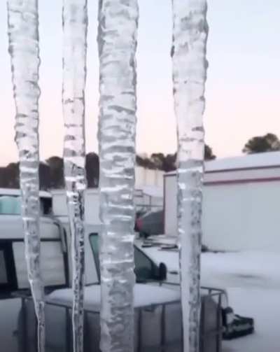 That&rsquo;s one long icicle
