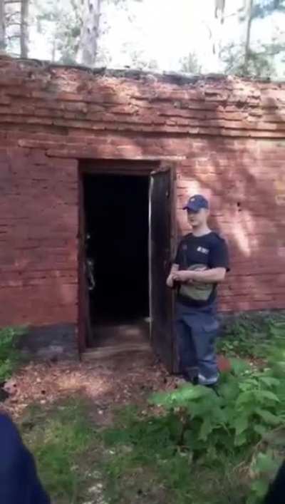 To throw a grenade