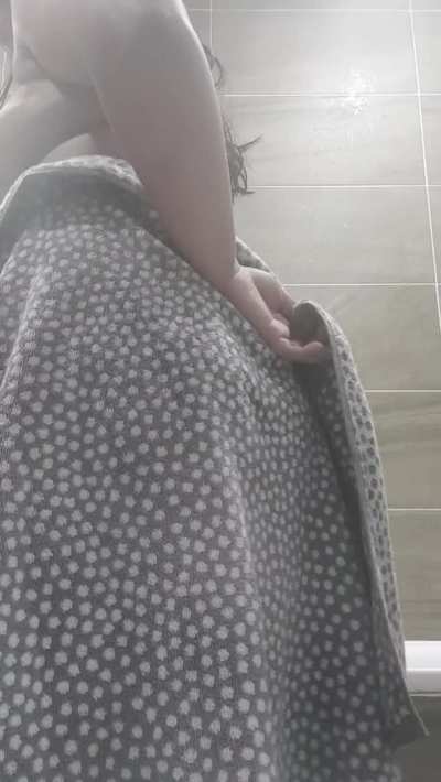 Who likes my 18 year old asian body?