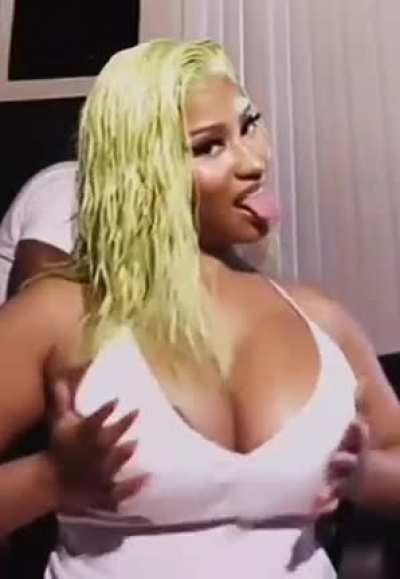 TITTIESSSSSS