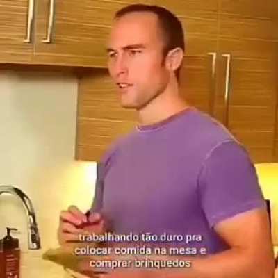Coitada,n&atilde;o &eacute; bom ficar solit&aacute;rio brincando com vc msm....