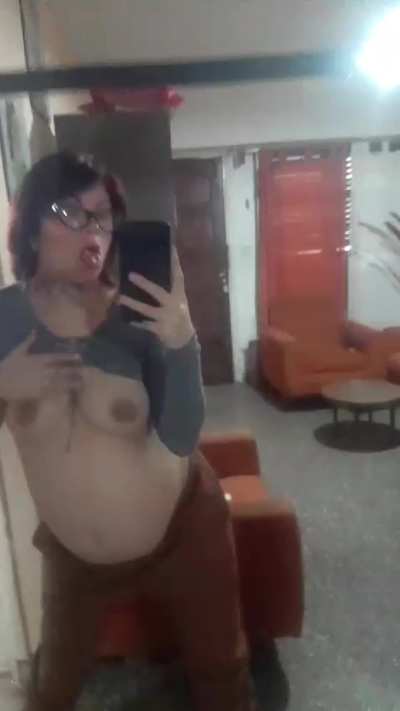 I&rsquo;m  9 months pregnant today!