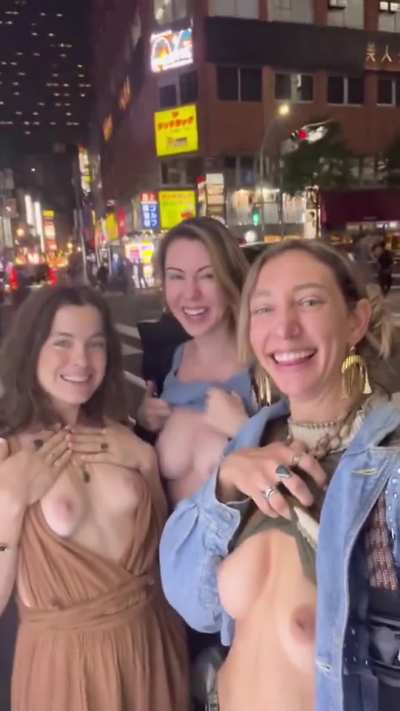 Girls in tokyo