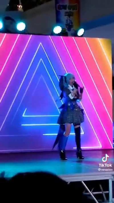 Filipina girl cosplays Sui-chan and sings Next Color Planet on Stage 🎤✨
