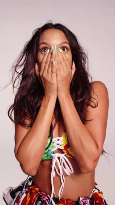 Lais for More or Less Mag