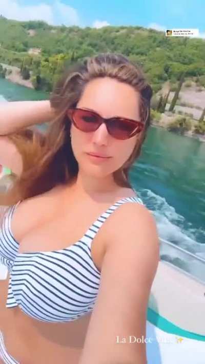 Kelly Brook