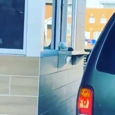 Em alguns lugares o pre&ccedil;o do caf&eacute; t&aacute; absurdo