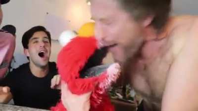 Elmo... Nooo...