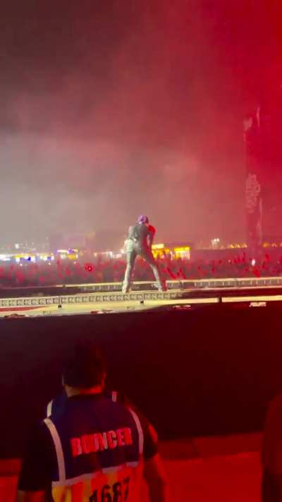 Crazy Video from Lollapalooza