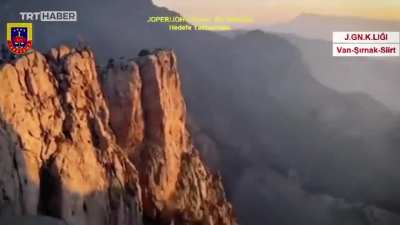 Turkish combined arms operation in Siirt, Turkey. Turkish troops landed and scaled down the mouıntain to neutralize 2 Orange category, 2 Grey category PKK members. (music added by source)