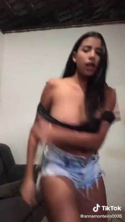 Hajin um lobo solit&aacute;rio 🐺🐺