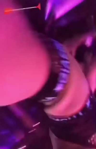 AmberMilan 🍑🍑