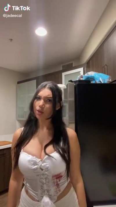@jadeecal