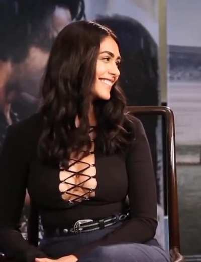 Mrunal thakur has the perfect gap between her melons to embrace any size of rod. Her cloth gives us easy access to slide our rod through those gaps and fuck those juicy thick melons [Join: r/TheBollywoodMilfs]