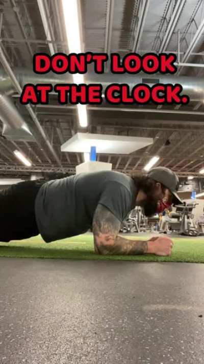#1 Rule of Planks: Don&rsquo;t Look at the Clock