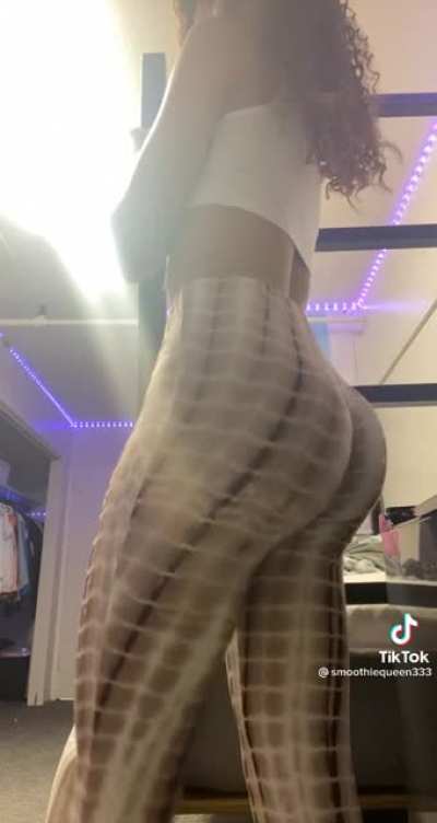 Soft & Jiggly No.554 😍🍑