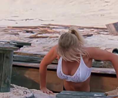 Erika Eleniak