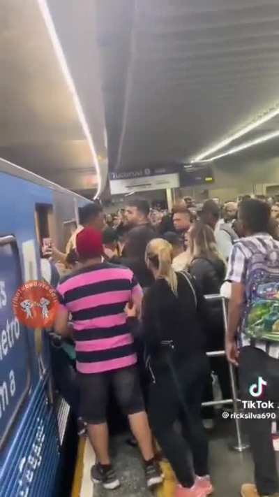 S&Atilde;&sup3; um dia normal em S&Atilde;&pound;o Paulo