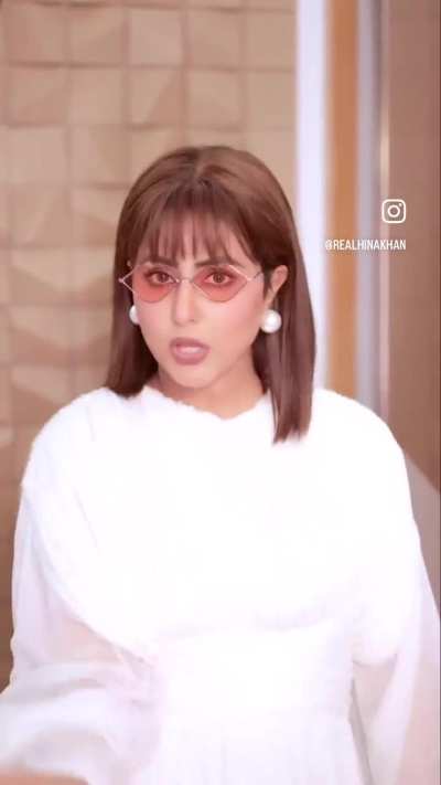 Sexy Hina Khan