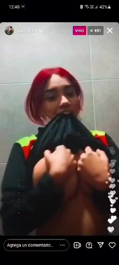 flash boobs