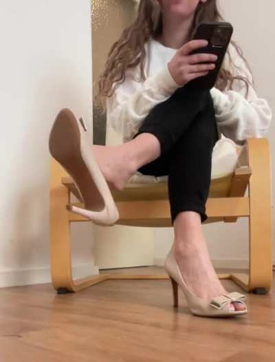 POV: we&rsquo;re in the waiting room and I catch you staring at my feet..now what?😉