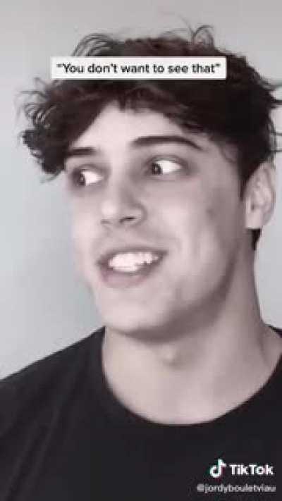His acting borders on Jim Carrey facial expressions