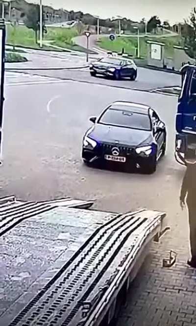 Brandnew Mecedes on it&rsquo;s way for transport, getting delivered to customer