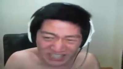 Yo al ver que mi meme tiene un mont&oacute;n de upvotes pero no sale en el v&iacute;deo del dylan: (Bajen el volumen.)
