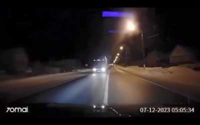Russia: Hundai crashes into truck head on 