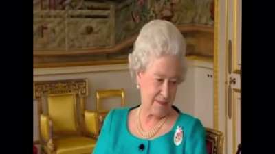 Queen Elizabeth II saying &ldquo;nah&rdquo; like a bloke from down the pub