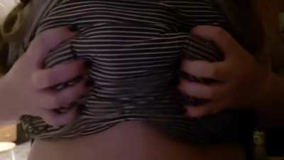 My gif last night didn't get much attention, maybe you prefer it big tit drop? 🤔