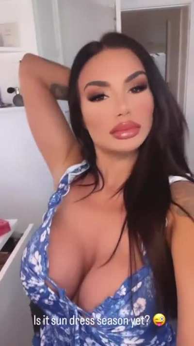 Amber (@amberjasmine_x)