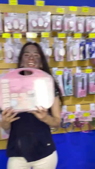 Saliendo de la política: Librería Popurrí y sus avisos publicitarios.