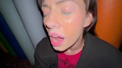taking facials at the park 😜
