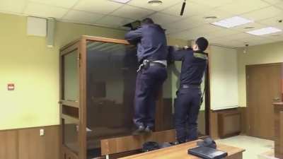 Russian Man Tries to Escape from Court