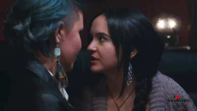 Mary Galloway &amp;amp; Kaitlyn Yott (Querencia - s01e04)