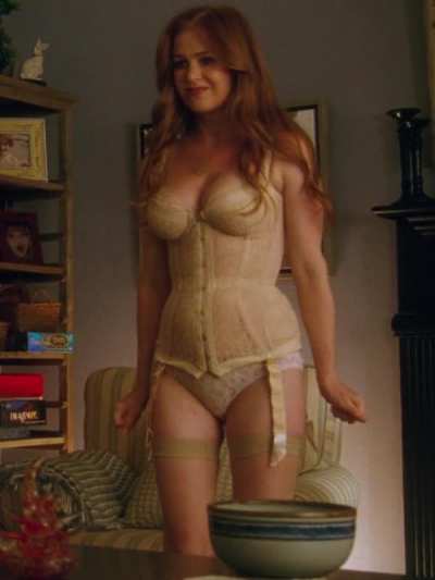 Isla Fisher ready to spend the night playing with two buds
