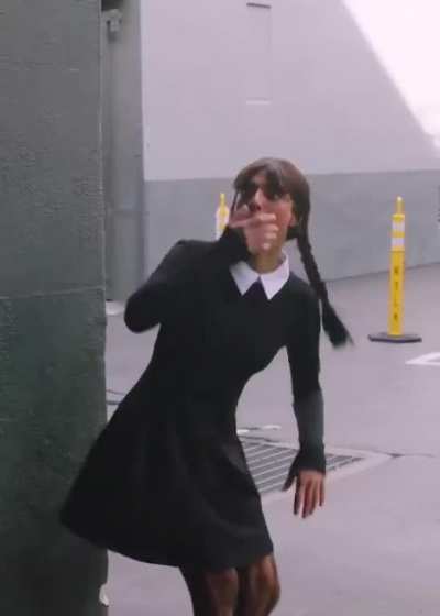 Jenna surprises a cosplayer