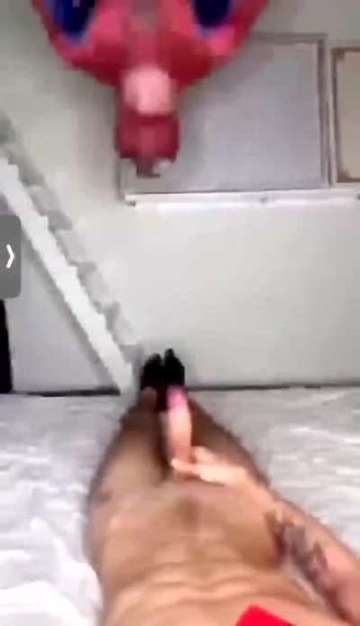 Alguem se incomoda com porno gay?