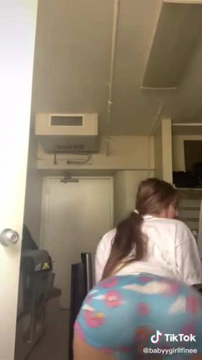 @babyygirllfinee