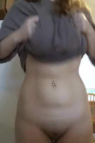 (OC) Cum find out what underneath my big t-shirt :)