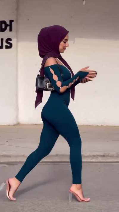 🧕 👠