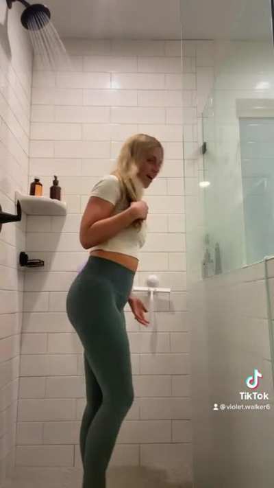 Violet walker on tiktok 😍
