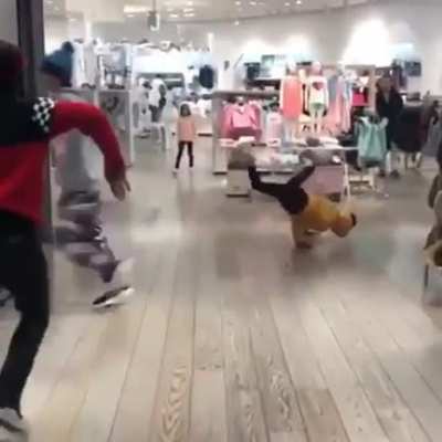 When Bruce say &ldquo;you can bring 2 other people to the fuck a fan contest&rdquo;