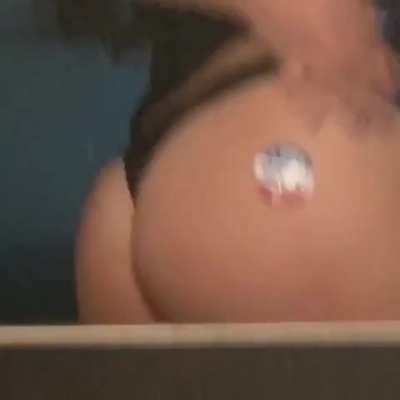 Still can't get over Lauren Jauregui's ass