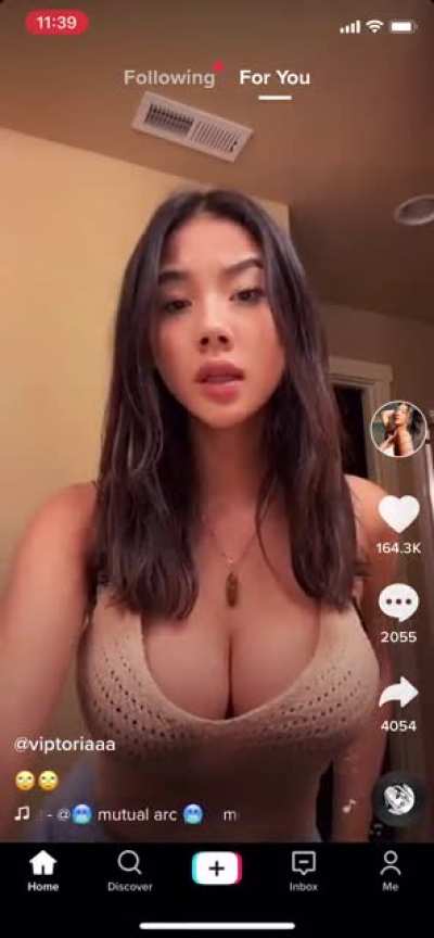 Busty TikTokThot