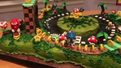 Mario kart and sonic cake (with a cheap toy motor from Amazon)