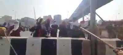Swords were raised on Delhi policeman by "farmers"